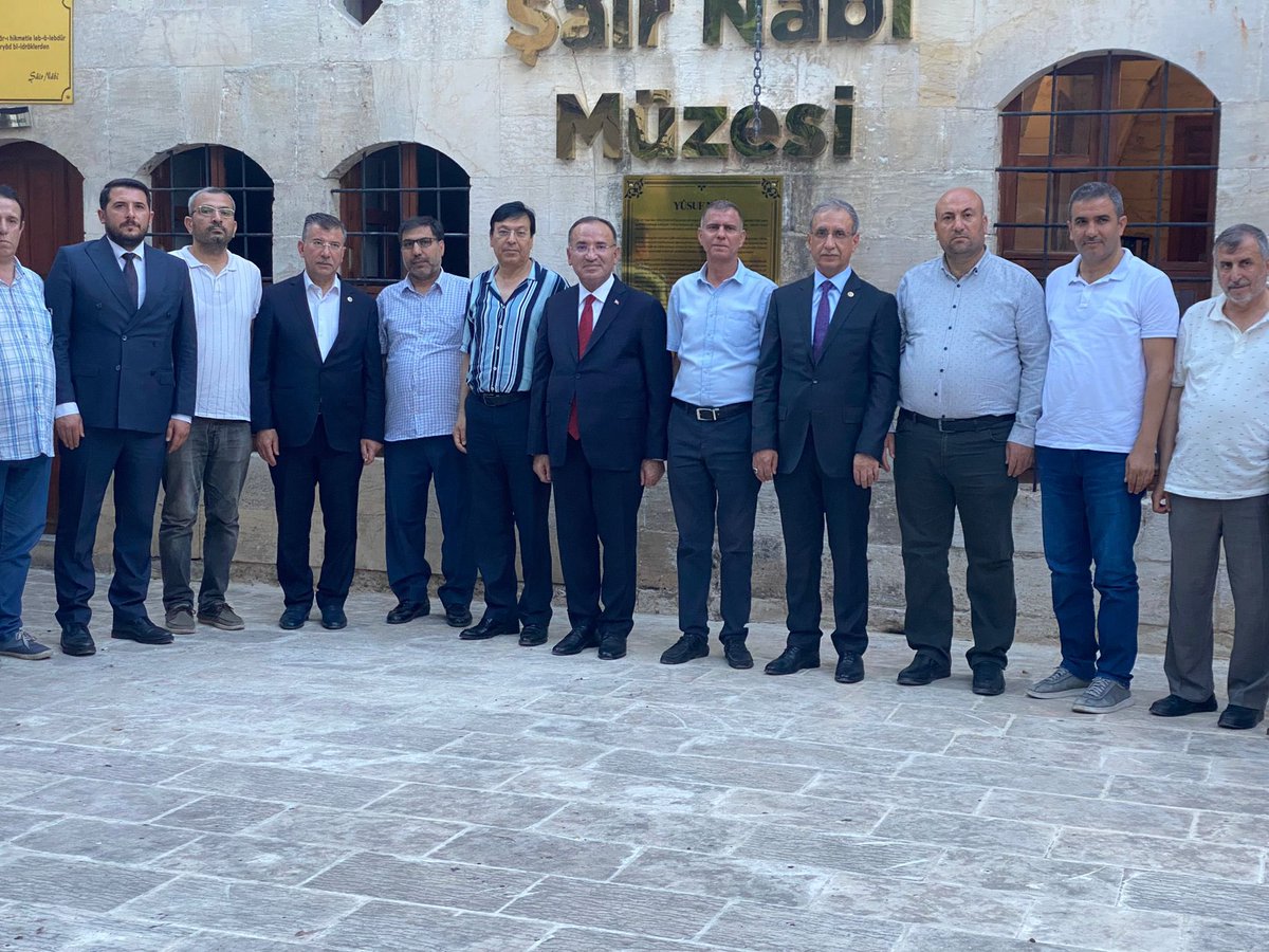 malicevheri's tweet photo. TBMM Başkan Vekilimiz @bybekirbozdag,Milletvekili arkadaşım @ProfDrDusak ve Karaköprü İlçe Başkanımız @sezaicanbek ile birlikte Türkiye Yazarlar Birliği 
Şanlıurfa Şubesini ziyaret ettik. https://t.co/TnYvRika6U