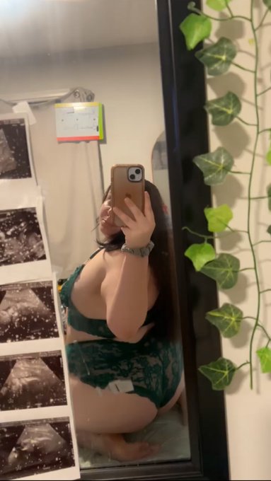 What colour should I put on next ? https://t.co/ADlc10N1ER