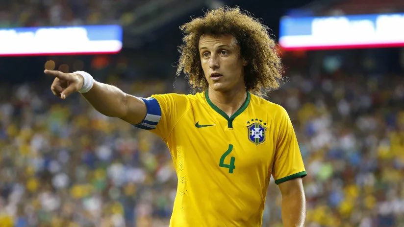 Wout Faes doet me een beetje denken aan David Luiz- qua uiterlijk uiteraard en ook dat onrustige verdedigen! #EURo2024 #België #BELSVK