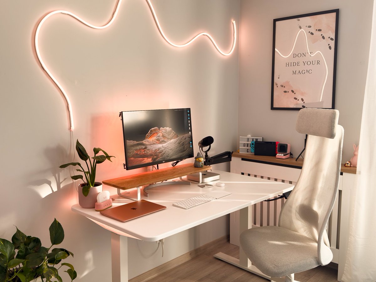 viki_code's tweet image. I think I need another light 😅