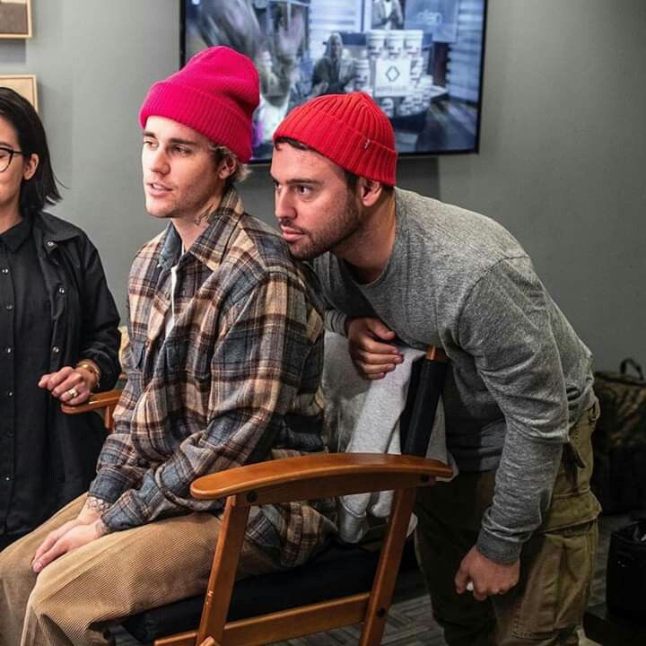 ibeliebersmx's tweet image. 🚨| Oficialmente Justin Bieber ya no es representado por Scooter Braun.

— Scooter Braun anuncia su retiro como manager después de 23 años.