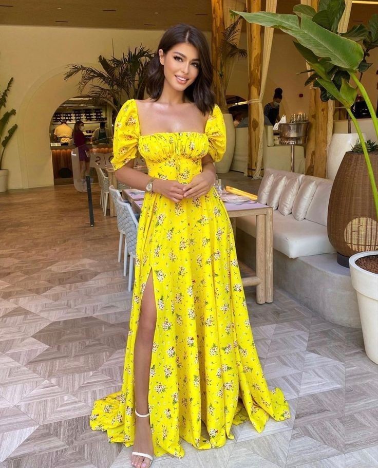 Shuggybae's tweet photo. U can't tell me your a lady and haven't gotten any of these beautiful sundresses💕🥰or your a bf and haven't gotten your gal one
 
Dm 0707069901 and surprise your lady today or a friend 🤗
Offers inside https://t.co/oBR7iNJWOV