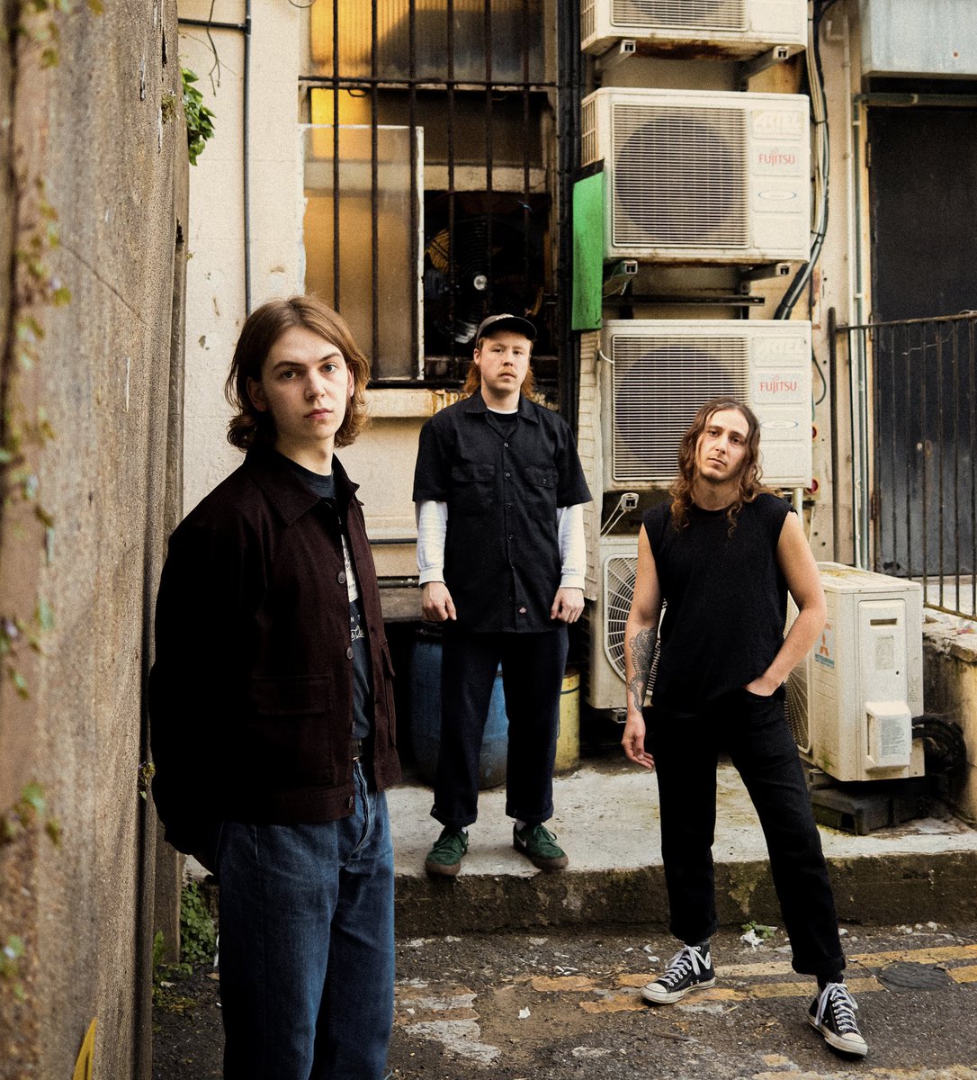 We’ve got new music for you this week.

‘Feel It’ arrives this Thursday - pre-save it here: emubands.ffm.to/feelit-shadyba…

📸 <a href="/MegFSween/">Meg Sweeney</a>