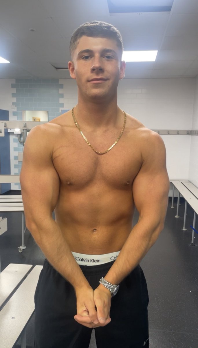 ItsShaunPaul's tweet photo. RT if I could fuck you in the changing rooms 👅 https://t.co/GTJwNveA84