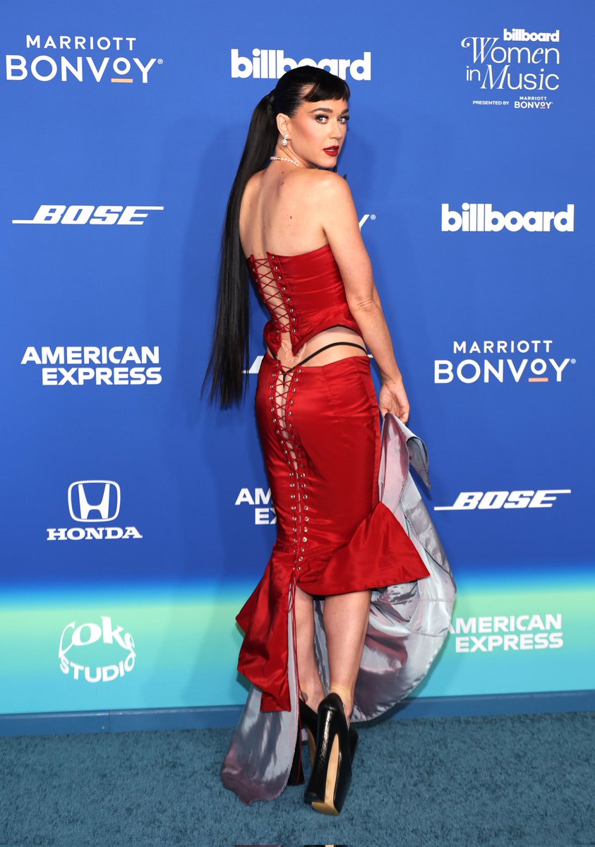 sinproblems's tweet photo. Katy Perry https://t.co/SlhlM6z680