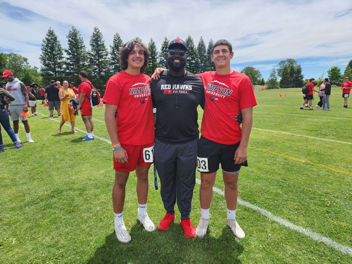After a great phone call with <a href="/_CoachEmbry/">Coach R.Embry</a> I am excited and blessed to have received an offer to play at @SimpsonUFball <a href="/CoachSDD/">Shawn Daniel</a> <a href="/CoachG_Simpson/">Garrett Sandow</a>