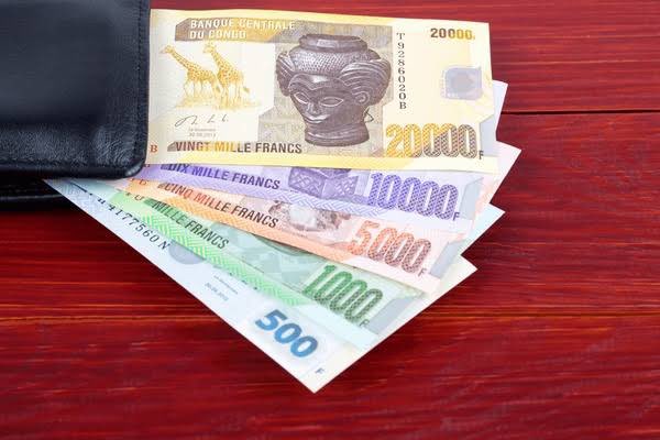 Julienntumba's tweet photo. Encore un peu de temps et nous regarderons de plus près les dossiers sur la gestion de la #BCC(#BanqueCentralduCongo ). Nous avons sortie de notre esprit que c’est une capital au développement du pays 
Proposez nous des noms à étudier pour assumer la responsabilité de sa gestion. https://t.co/45ousdcdyq