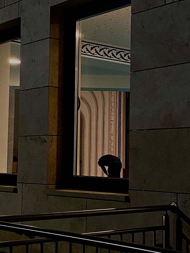 Alhamdhulillaah's tweet image. And rise at the last part of the night, offering additional prayers, so your Lord may raise you to a station of praise.

#Quran 17:79