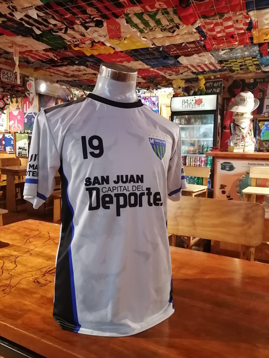 Eduardo Hormazábal (@a_rocketeer) on Twitter photo ¡Ha llegado al museo futbolero más austral del mundo (#BajoMarquesina) la camiseta de la <a href="/Metropolitan_PR/">Metropolitan Football Academy</a> , desde Puerto Rico 🇵🇷!
Nuestro agradecimiento a don Jorge Silvetti, entrenador del club, que quiso que su camiseta esté presente en la Patagonia.
(instagram.com/bajomarquesina/) ¡Ha llegado al museo futbolero más austral del mundo (#BajoMarquesina) la camiseta de la <a href="/Metropolitan_PR/">Metropolitan Football Academy</a> , desde Puerto Rico 🇵🇷!
Nuestro agradecimiento a don Jorge Silvetti, entrenador del club, que quiso que su camiseta esté presente en la Patagonia.
(instagram.com/bajomarquesina/)