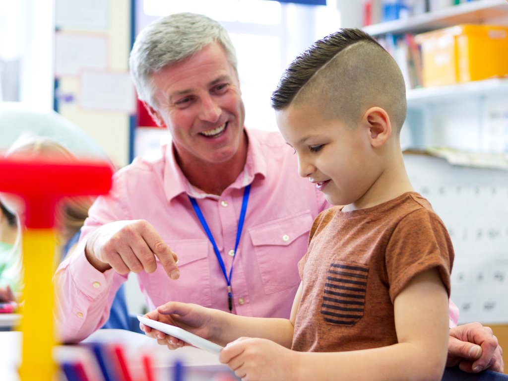 Ouders &amp; Onderwijs werkt samen met de Algemene Onderwijsbond aan een nieuwe landelijke norm voor basisondersteuning. Zo zorgen we dat elke school dezelfde basisondersteuning biedt. Jouw mening is belangrijk! Beslis je mee? 

Meedoen kan tot 1 juli 2024

kbanijmegen.nl/norm-basis