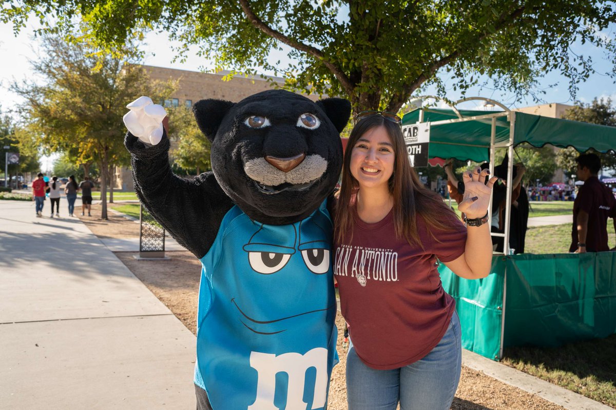 🎉It’s #NationalMascotDay, so of course we have to celebrate the best mascot!  🐾🎉
#TAMUSA #PawsUp