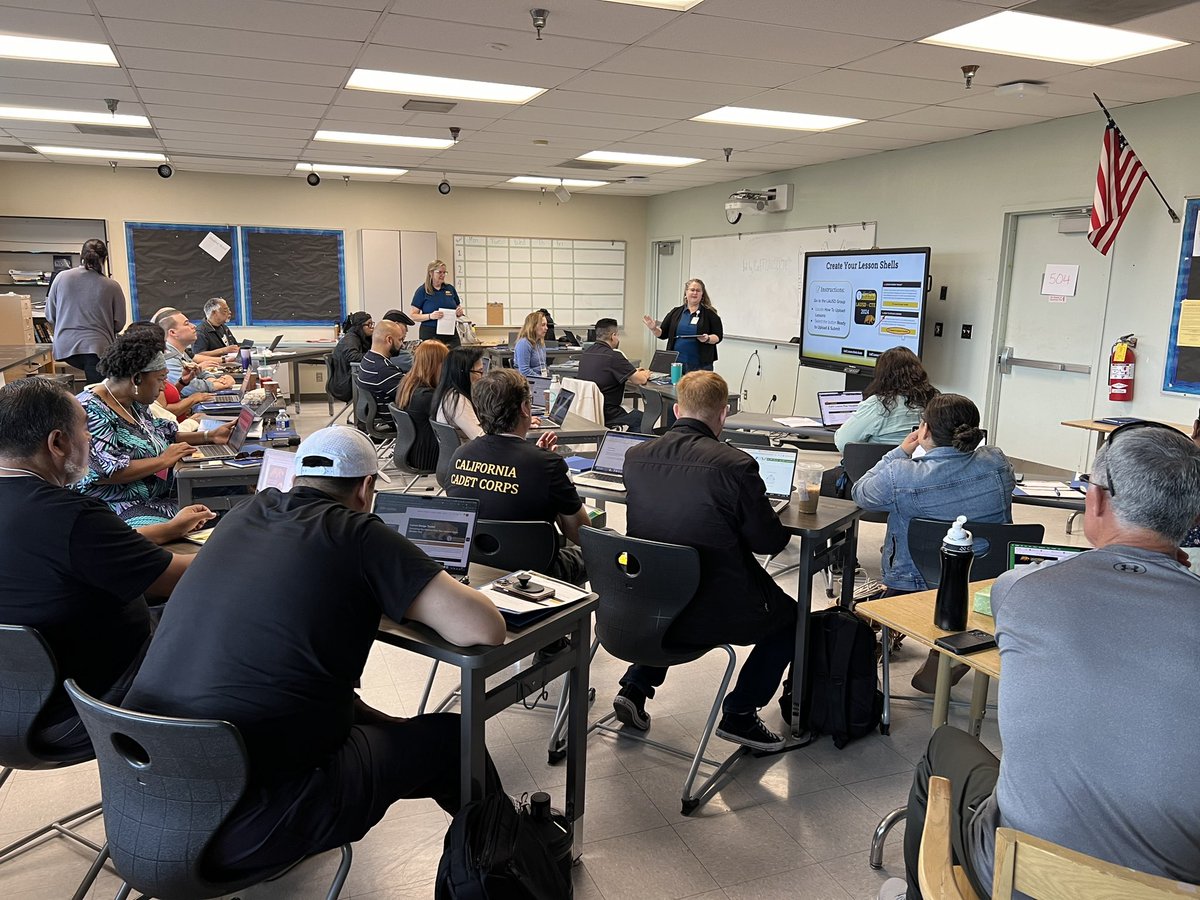 Welcoming 60+ #LAUSD educators to the <a href="/CaEduTogether/">Ca Educators Together</a> platform!