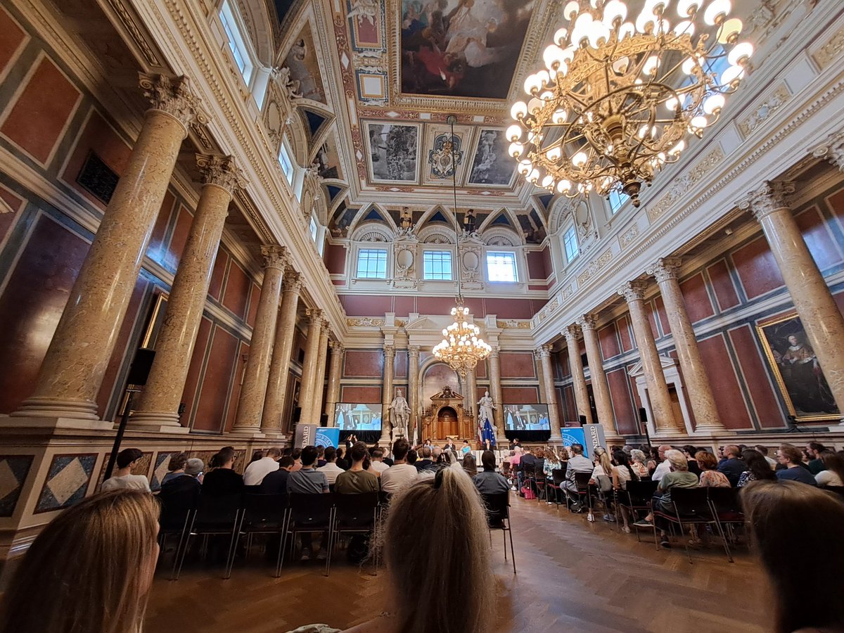 iea_ioi's tweet photo. Tolle Keynote von Helga Nowotny & Podiumsdiskussion zu #KI an der #Semesterfrage der #UniWien #AI #research #criticalthinking https://t.co/CuuZrHFWlF