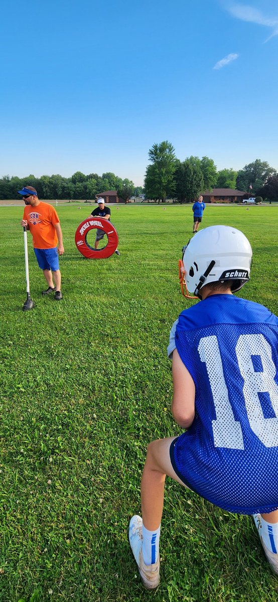 Spillan_66's tweet image. More pictures from today&apos;s @CZR_Football practice over at ZR!!! #TogetherWeWill #BBS24