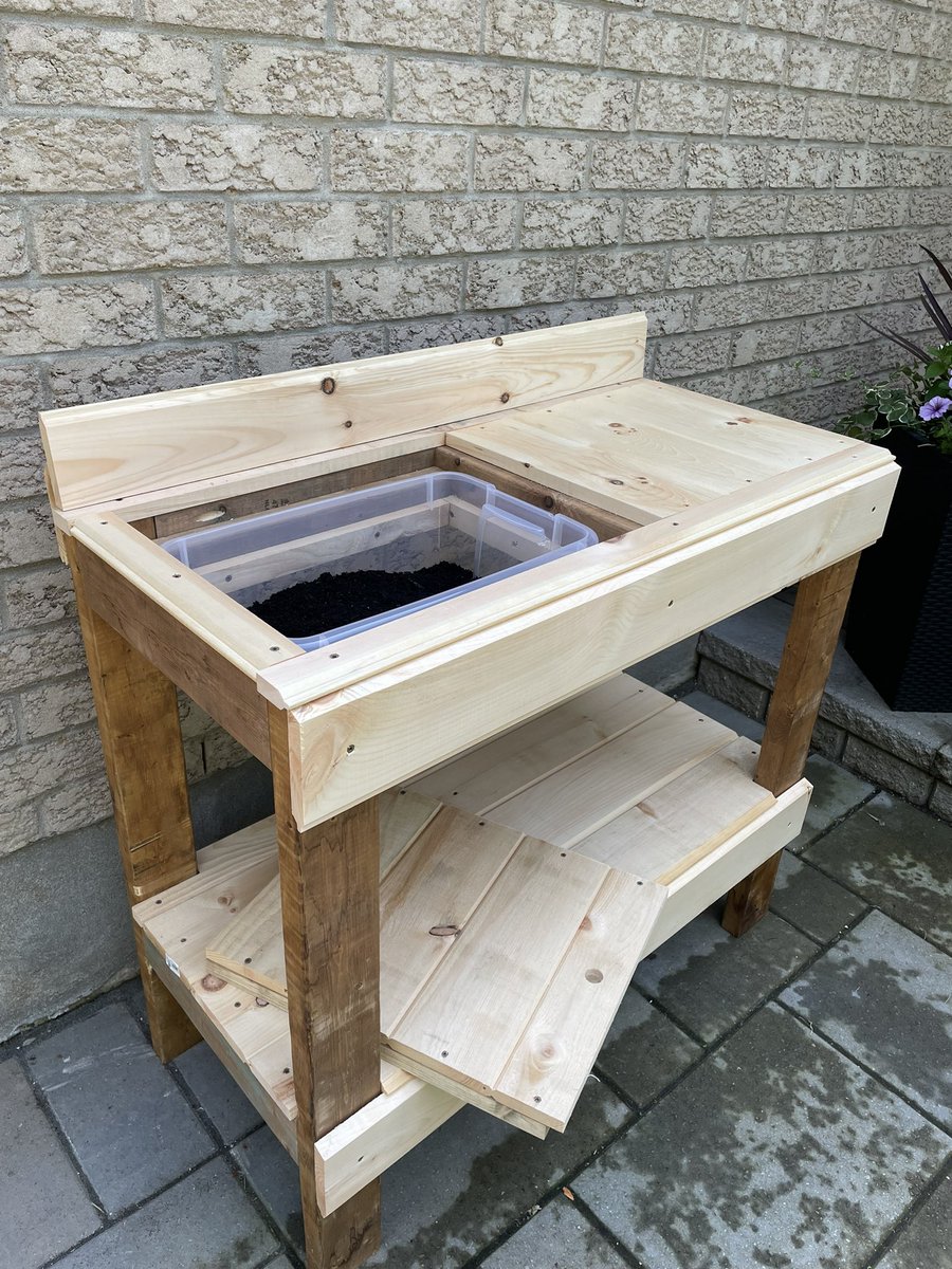 Sc0FF's tweet image. It’s nice to start and complete a simple project in one go. I made this potting table for Jen last evening, a nice Father’s Day in the workshop. #woodworking #makers #ottawamakers #ottawaartist #ottawa #handmadeinthe613 #613 #handmade #tools #woodworker #handtools #woodworker