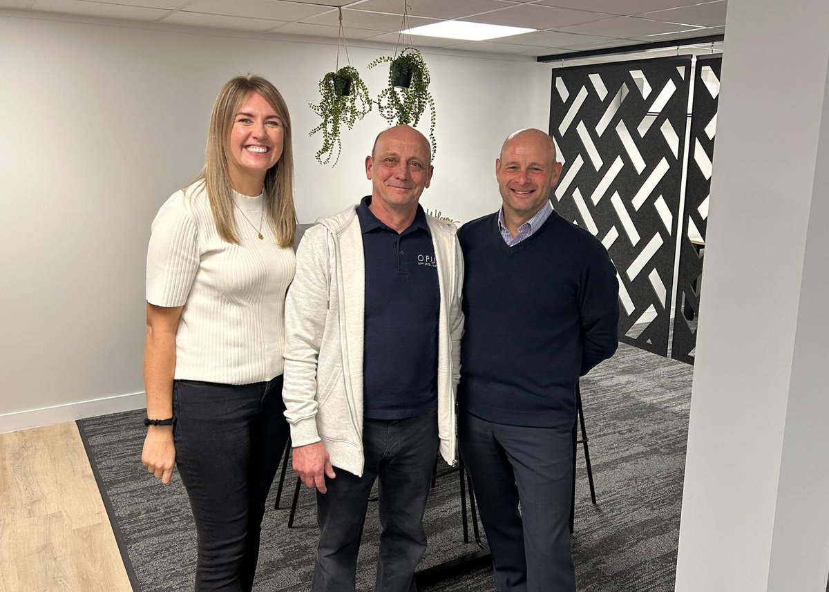 priorityspace's tweet image. One of our fave things is when a company chooses to buy one of our units &amp;amp; make it their own. Investing in their own premises. Fantastic example here: @AssuredGroupLtd  #Doncaster #PlatinumPark priorityspace.co.uk/news/trio-of-c…