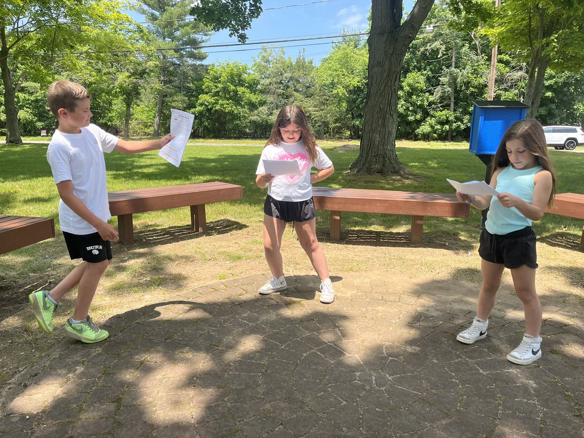 Miss_Merkle's tweet photo. Our last in-class fluency check of the year! 3rd grade readers showed off their oral reading fluency by performing a Reader’s Theater on our outdoor “stage”! A fun way to review and get some fresh air! 🎭☀️ https://t.co/5rsfz61vNr