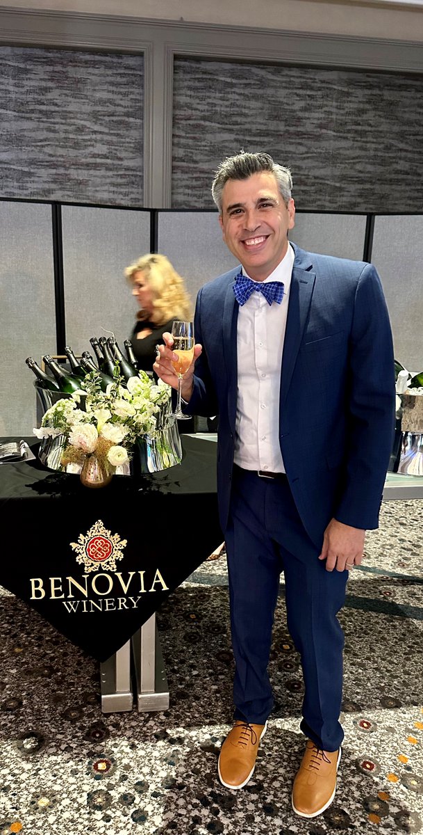 Monday is here. Can we go back to the weekend and what a weekend it was! It can tell  you it was bubbly!  <a href="/EmmySFTV/">EmmySFTV</a> <a href="/BenoviaWinery/">Benovia Winery</a>