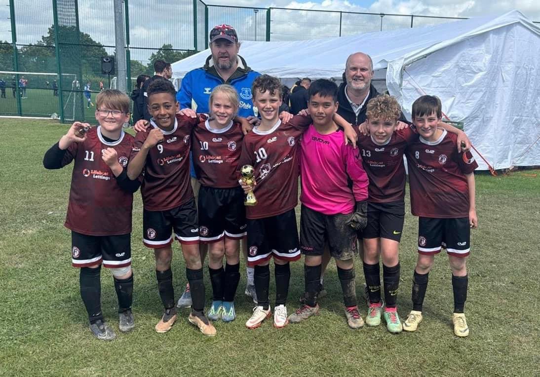 🏆 QUADRUPLE WINNERS 🏆
Congratulations to Jamie, Gary and our Under 10’s - winners of the Smarden tournament yesterday! Liam and Riley’s U7 Colts, Ash, Dave and Matt’s U8’s and Taff &amp; Mat’s U11’s all won their age group in the Paddock Wood tournament!