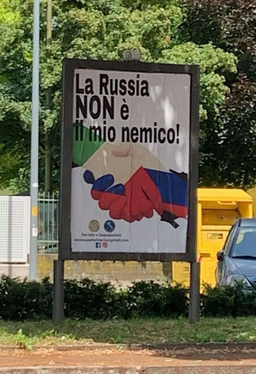 ussrlife's tweet photo. На улицах итальянского города Верона появились более 200 билбордов с надписью "Россия не мой враг". https://t.co/rSb6r94LOF