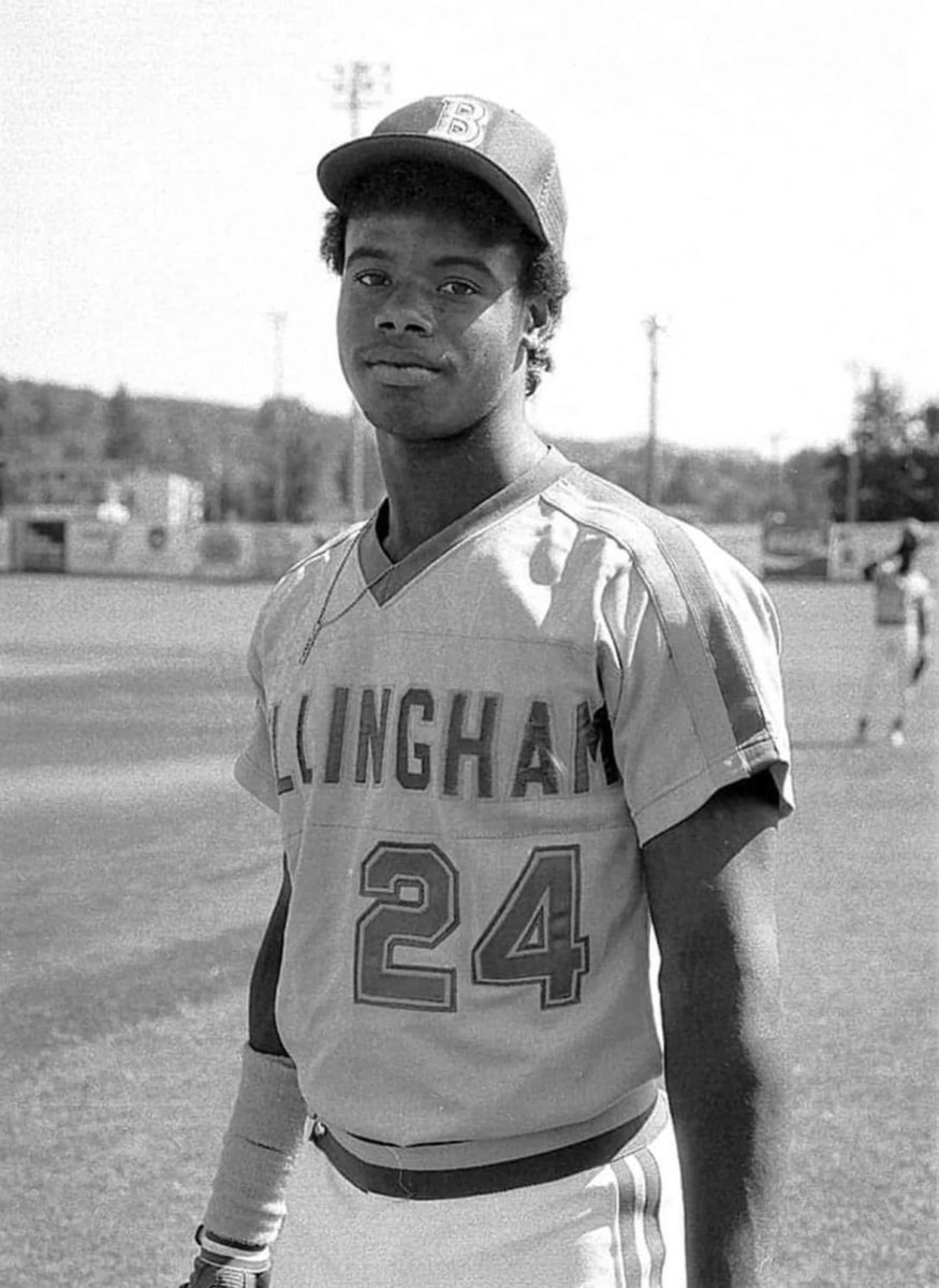 MarinersONTap's tweet photo. Ken Griffey, Jr. with the Bellingham Mariners in 1987. 

What a cool photo. https://t.co/Io69WIFR8Y