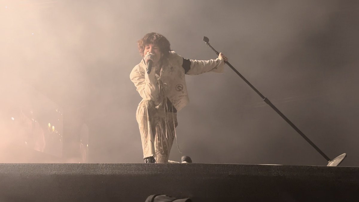 Austria was the craziest long weekend ever. The immeasurable joy of seeing some of my favourite bands right in front of my eyes…
My heart feels so full right now 🤍

More happiness to come next week, now! Can’t wait to hear Cosmic again ♥️