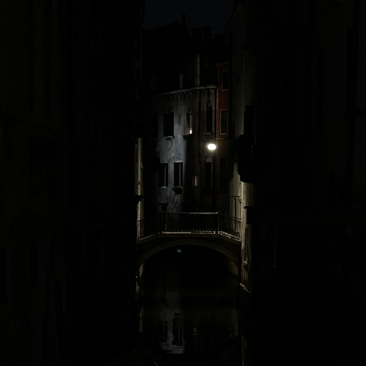 de Arquitectura y otros cuentos : Venecia sin luz josemariarincon.es/2024/06/veneci…