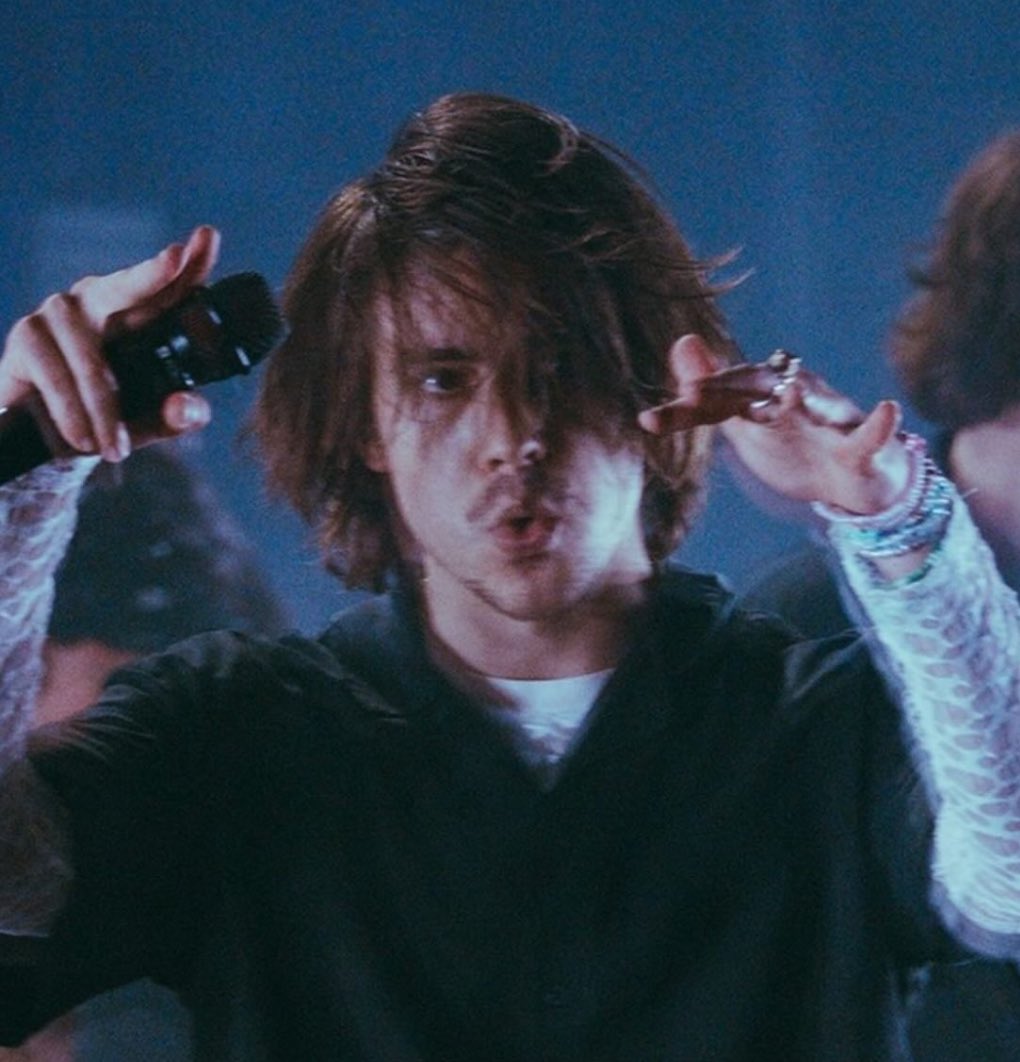 vsekarvemlaura's tweet photo. save me long haired bojan
long haired bojan save me https://t.co/8gpQPGHBW8