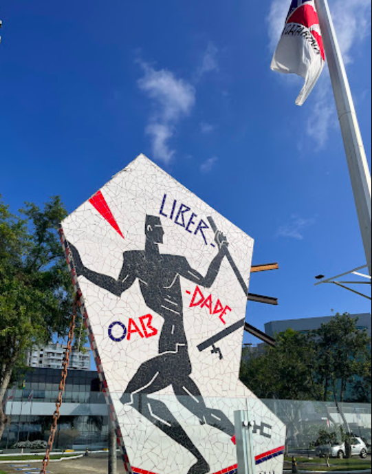 sartoti's tweet photo. 🚫CENSURA NA OAB/SC! Fui convidado para palestrar em evento da OAB/SC sobre projetos de leis anti-LGBTs. Hoje, percebi que meu nome não constava do material de divulgação. Após averiguar, soube que a Presidenta da OAB/SC, Cláudia Prudêncio, vetou meu nome. Simples assim. + https://t.co/D8Ty3BIydo