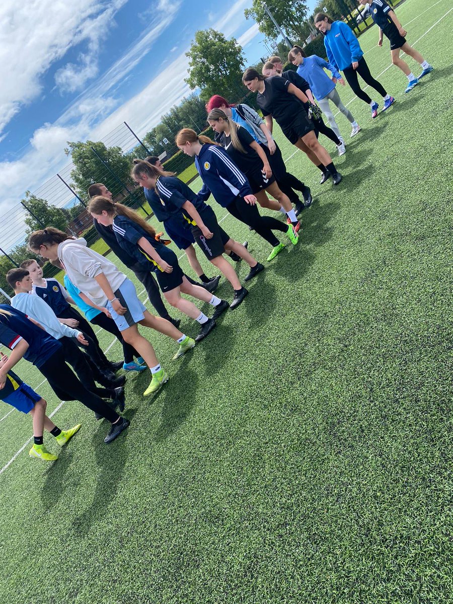GreenwoodHubs's tweet photo. We kicked off our Scotland Day 🏴󠁧󠁢󠁳󠁣󠁴󠁿 with our football tournament.  Girls Vs Boys.  Victory went to the girls team this time 💪!  Well done all, great game ⚽️ #STR #Scotland #sportsmanship #teamwork @Greenwood_Acad https://t.co/0vM4uQsNpK