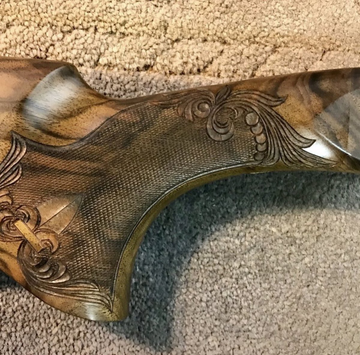 UllmanPrecision's tweet photo. It’s Monday! Make something worth looking at!
This week’s share is from the bench of John Reese (@john_reese_engraving). We love to look at John’s excellent carving and checkering! https://t.co/mj7WLyvIN2