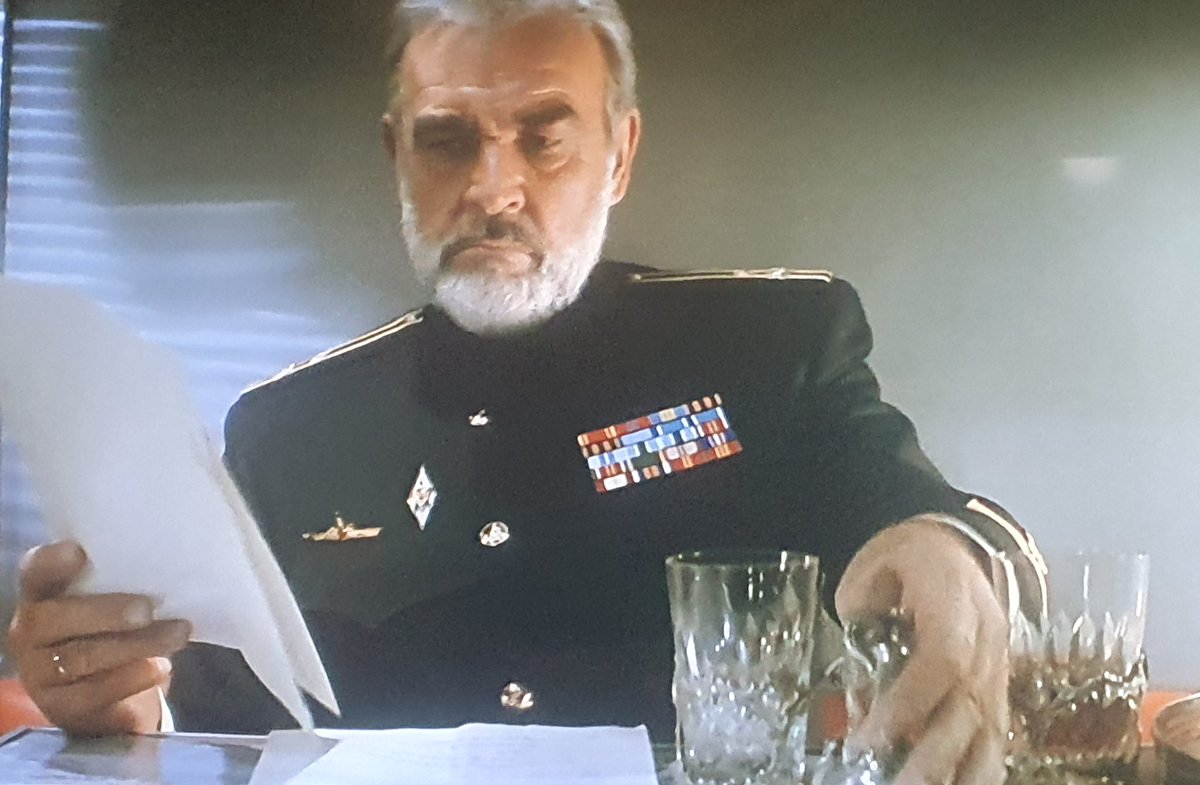 NikeSkywalker's tweet photo. "Navighiamo verso la storia!" (Comandante Marco Ramius del sottomarino nucleare sovietico #OttobreRosso). Ascoltare molto attentamente le parole del comandante #Ramius, 34 anni dopo, a L'Avana, dove il Sole scalda come le cubane, è esilarante! 

https://t.co/AQysZXroNw

#Russia https://t.co/pCXyRWTFda