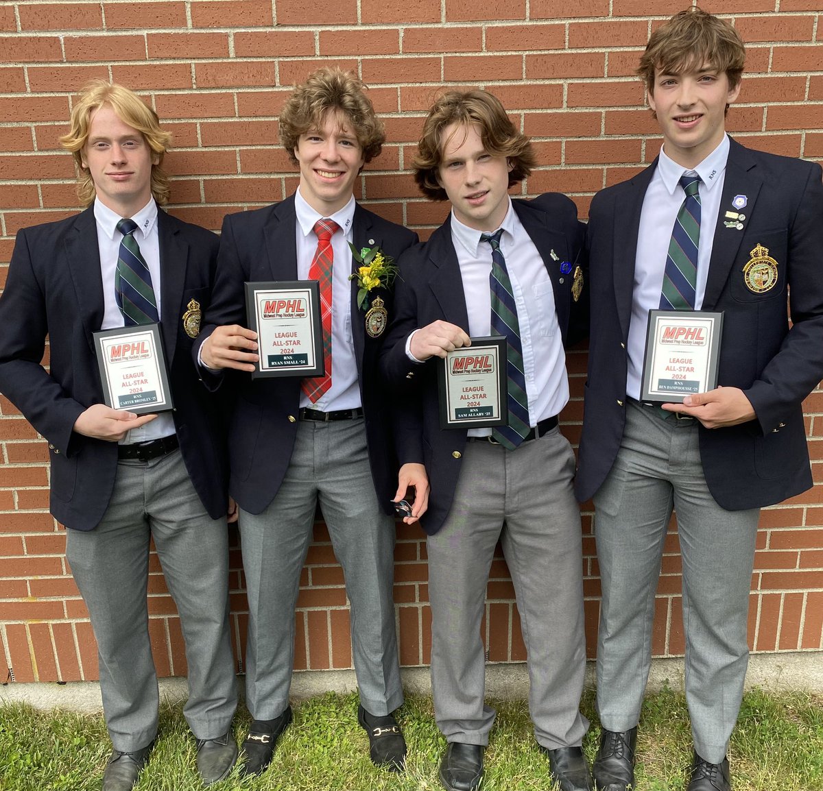 RNSPrepHockey's tweet photo. Big congrats to our 2023-24 PB HKY MPHL All-Stars! Getting the work 🥾’s ready for 24/25 (stay tuned). 😤

#FTF https://t.co/ZWDiQwMwhT