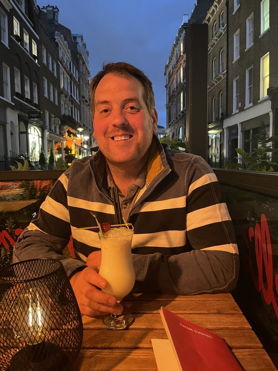 ThrimbyFarms's tweet photo. Out in Covent Garden last week. Blending in. Banana colada, no one would ever assume we were farmers. On trendโฆ https://t.co/smcdfChD5j