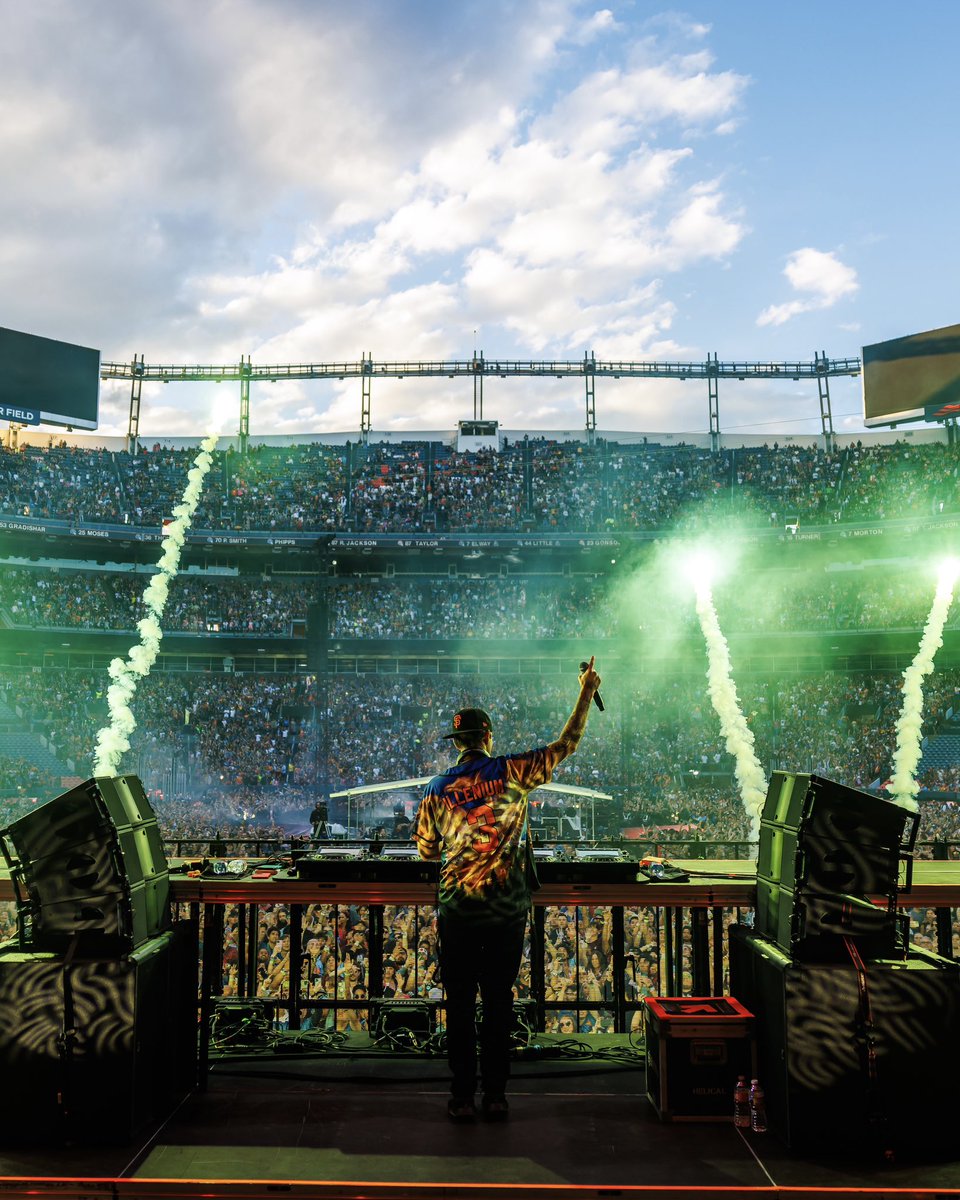 ILLENIUM tweet media