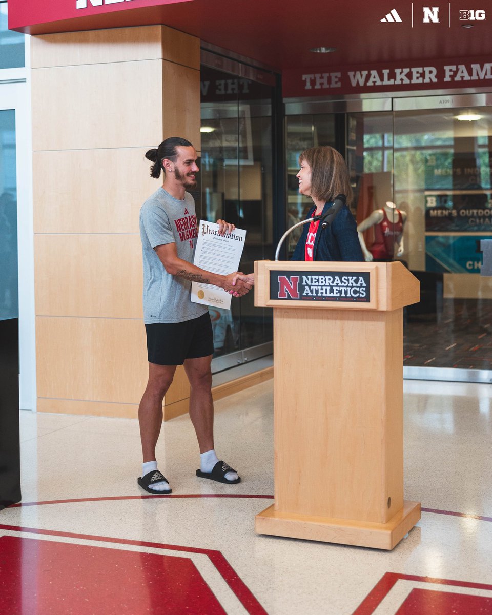 HuskerTFXC's tweet image. Mark your calendars.

June 7th is officially Darius Luff Day in Lincoln, NE.