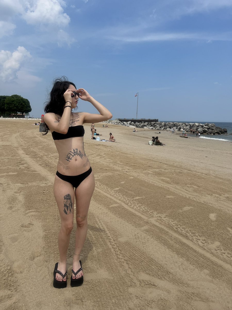 mia (@ihatewuvmia) on Twitter photo 