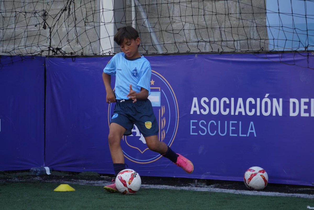 Leonesfutbolc's tweet photo. Para mayor información escribir al número 📞 whatsapp 3011696398. https://t.co/97VA4E8jEU