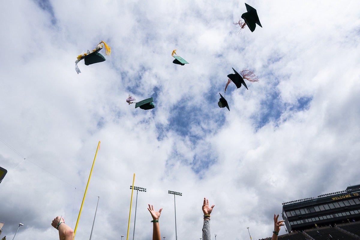 uoregon's tweet photo. Once a Duck, always a Duck.

#DuckGrad24 https://t.co/z5WLBK3Lql