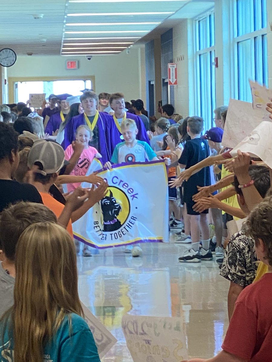 Our school came together to celebrate the <a href="/BSPAHS/">BSPAHS</a> Class of 2024 as our @GordonCreekElem alum came back for a parade, some treats, and to see former teachers @bscsd #BetterTogether