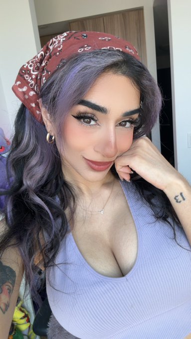 LIVE ON TWITCH 🩶 https://t.co/pIpBnfPnW5  day zero of our fundraiser for palestine! getting things set