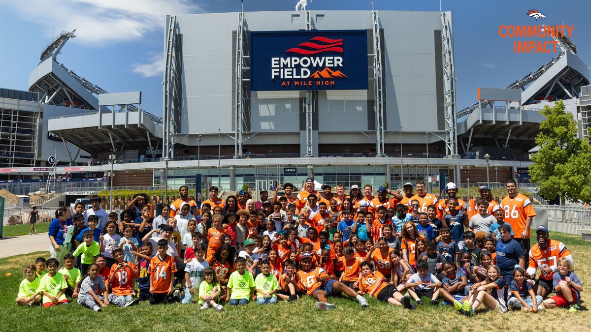 Encouraging kids to get out and play!

Today the <a href="/Broncos/">Denver Broncos</a> Rookie Class held a #PLAY60 Express clinic at <a href="/EmpowerField/">Empower Field at Mile High</a> for more than 250 <a href="/BGCMetroDenver/">Boys & Girls Clubs of Metro Denver</a> club kids! 🧡