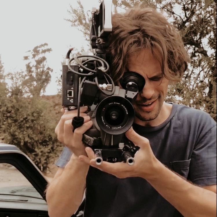 agentbree_'s tweet photo. my favourite mgg picture genre is him with his cameras https://t.co/qxx8tNiueE