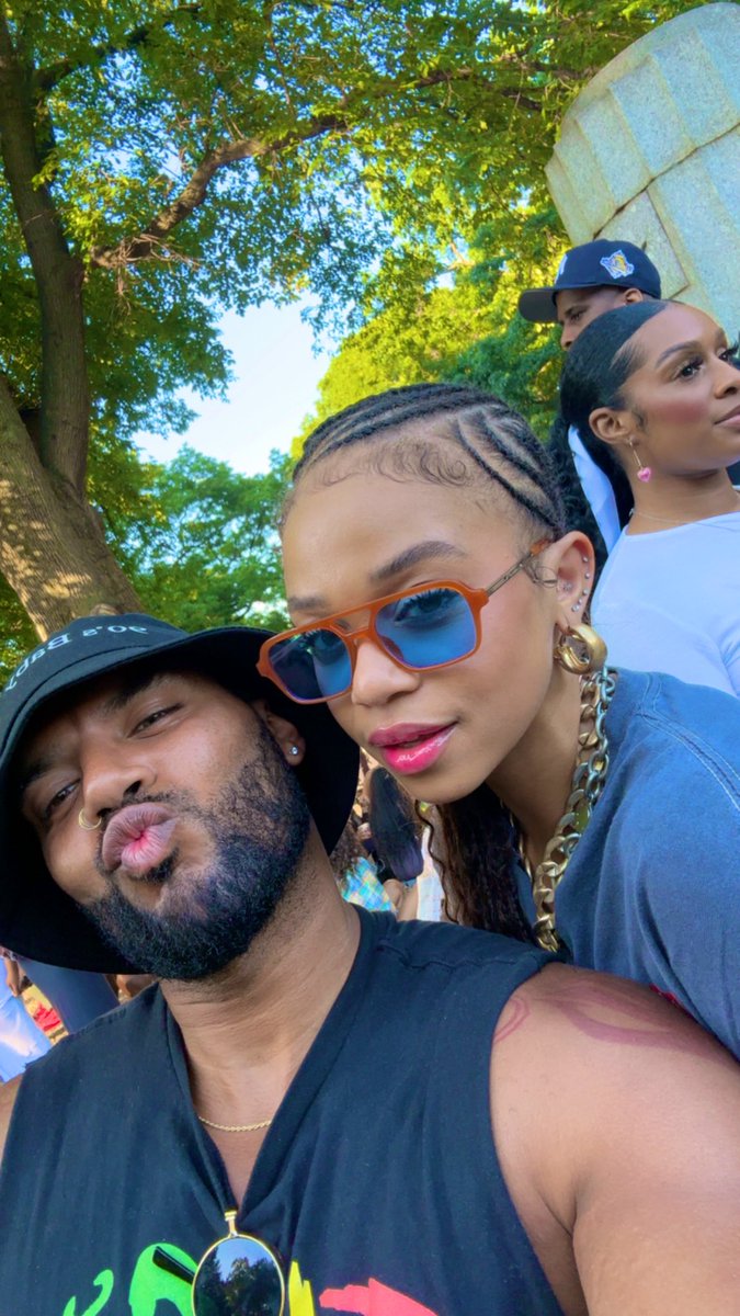 icantdougandkev's tweet photo. #SoulSummit was a VIBE! Especially runnin into the beautiful @noellereneexo
Go stream #SummerHouseMV https://t.co/o1OcaaDFjQ
