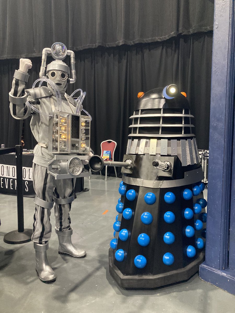 DalekNovus's tweet photo. Dalek Novus had a great time at @comconmidlands_ along with others from @projectdalek including meeting Jodie Whittaker #DoctorWho https://t.co/QeY1uYn72B