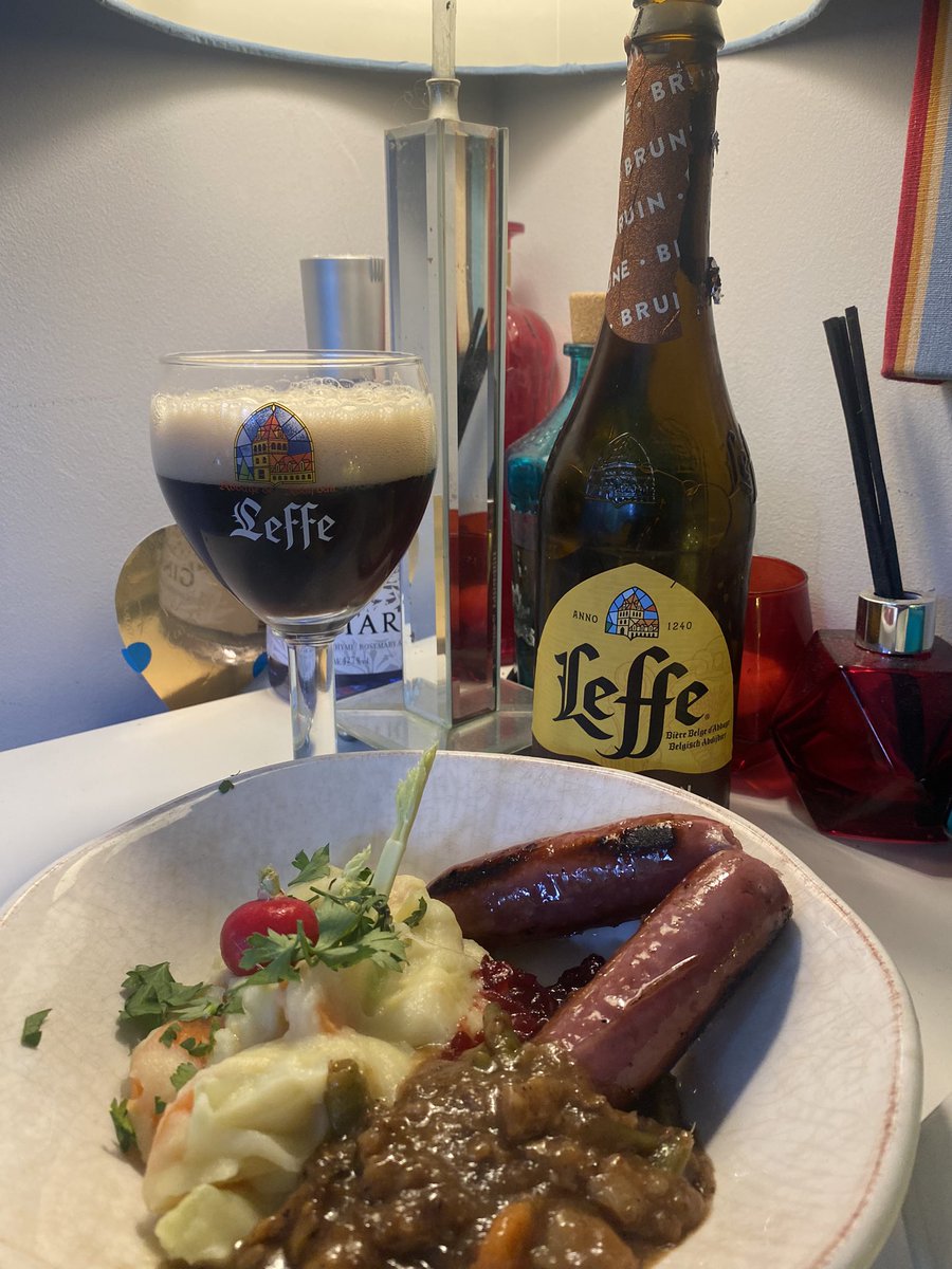 TamsinRussell's tweet photo. #EURO2024 menu🇧🇪#Leffe #Stoemp ❤️⚽️🏟️ https://t.co/eoDaEuAXkU