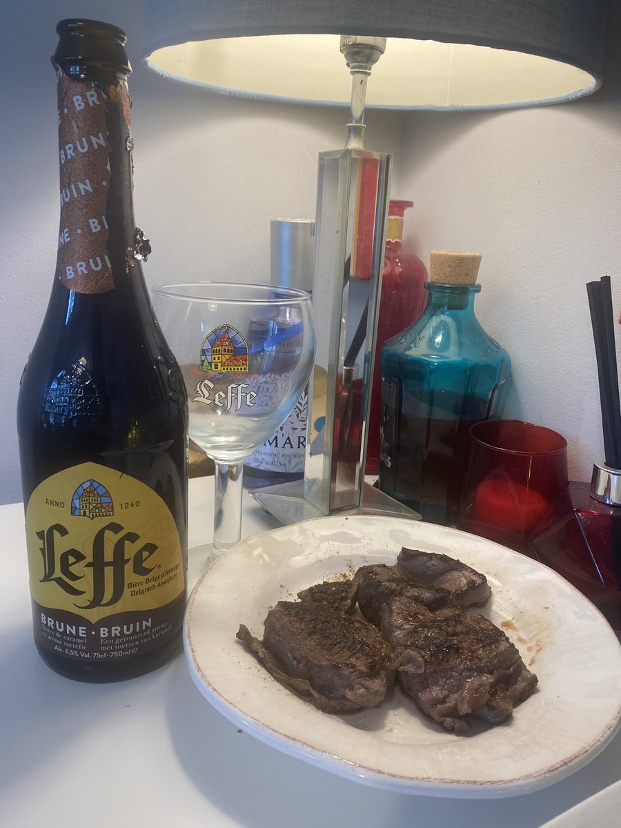 TamsinRussell's tweet photo. #EURO2024 menu🇧🇪#Leffe #Stoemp ❤️⚽️🏟️ https://t.co/eoDaEuAXkU