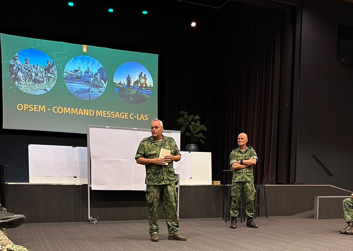 COM_1GNC's tweet photo. Today I joined army generals and colonels in a mission-vision-strategy session, chaired by our army commander. Warfighting capable, pro-active and adaptive, based on mission command and simplicity were key topics. @1GENLCorps plays an important role in the @landmacht future. https://t.co/xWUuOb4NUf