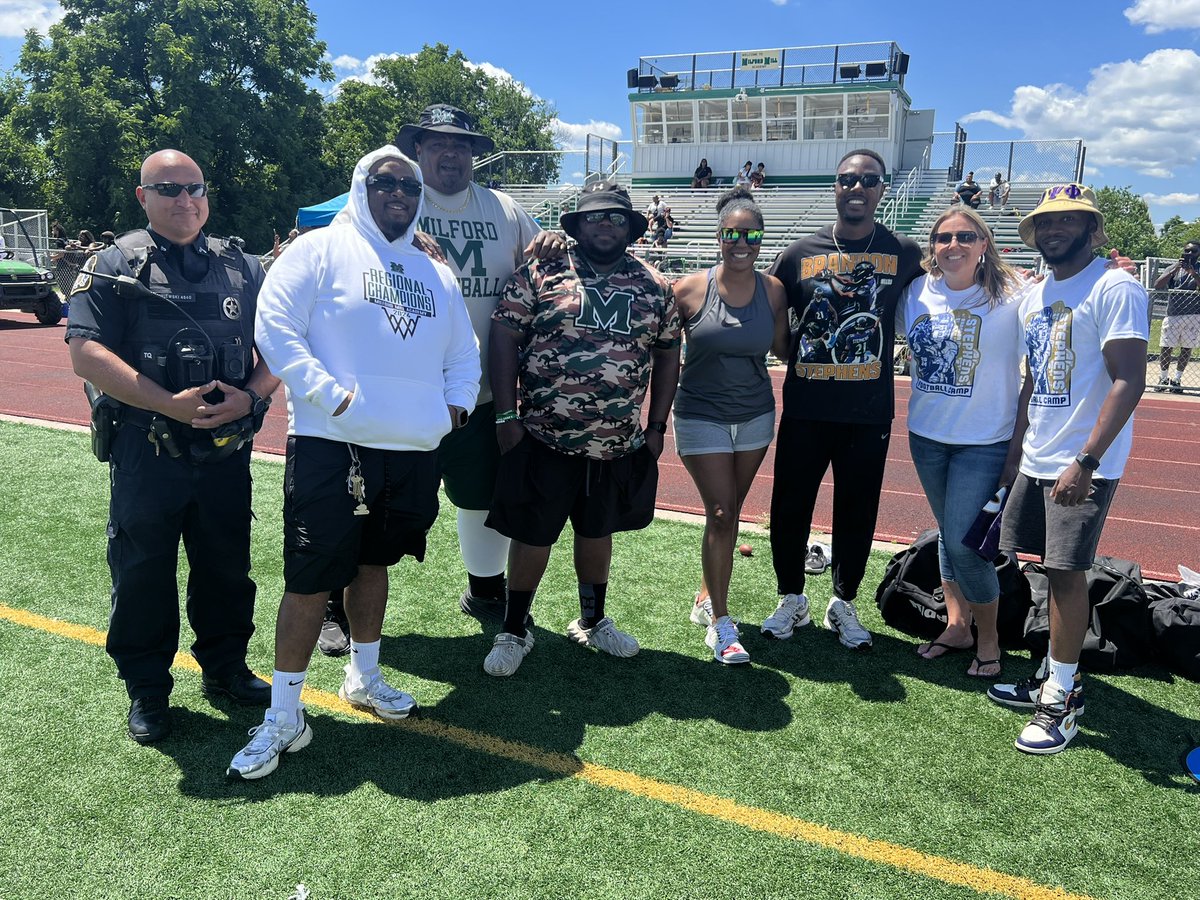 Mr. Perry tweet media