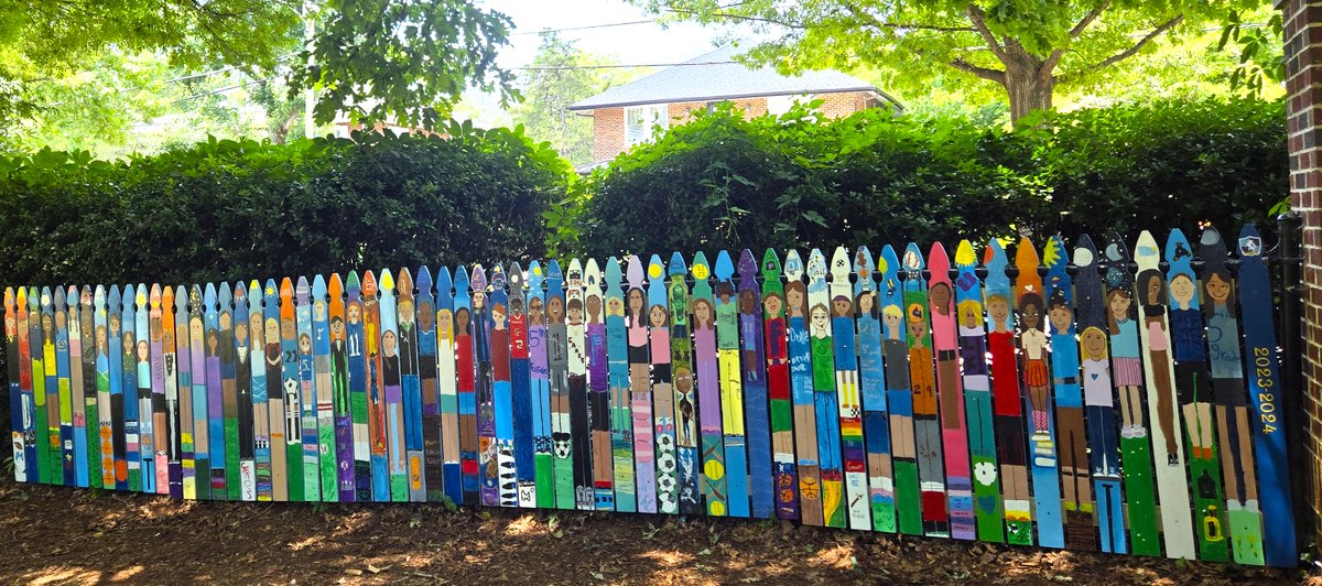What a great way to finish up the school year with a Picket Fence! Thank you to the students, staff and volunteers at <a href="/underwoodgtm/">underwoodgtm</a> for helping to make it happen! @UnitedArtsCounc #ArtMakesYouSmart <a href="/WCPSS/">Wake County Public School System</a> #AIS4all #artsinschools #communityart #picketfenceprojectnc #teachingartist